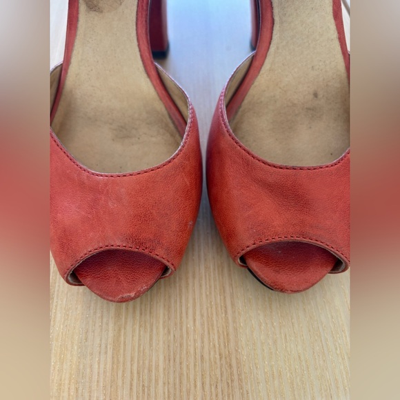 FRYE, the Kelsey ankle strap heels! - Picture 4 of 11